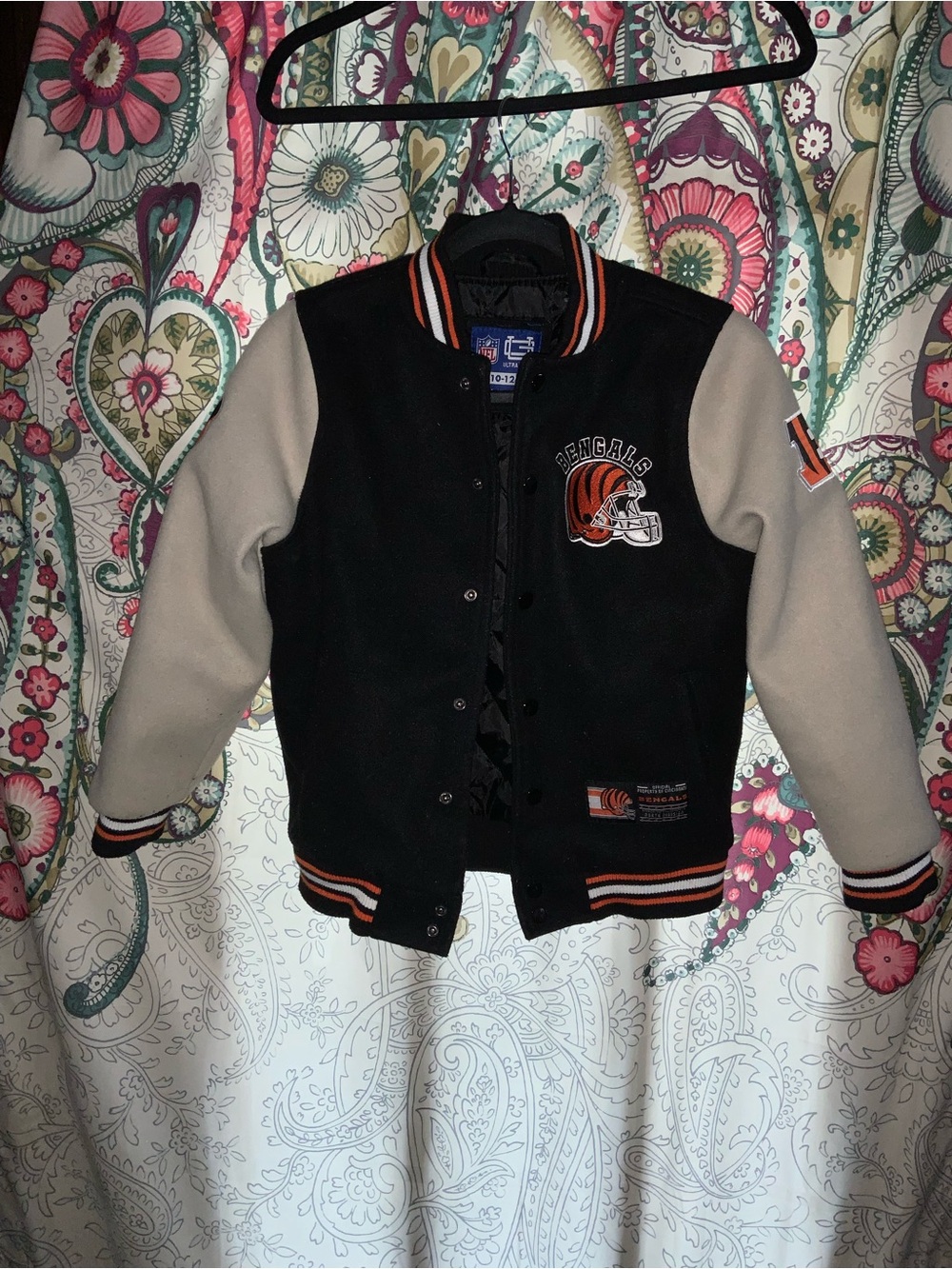 Cincinnati Bengals NFL Team Apparel Boys' Varsity Jacket Size M 10/12 Black Tan